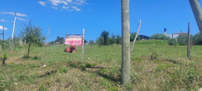 REF 20 Muy Lindo Lote esquina en Venta en Villa Parque Siquiman