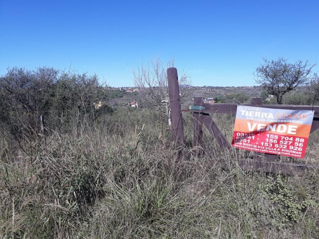 Ref 42 Lote en Venta en Parque Siquiman a 300 m de La Ruta 38 U$S 30.000 Ref 42 Lote en Venta en Parque Siquiman a 300 m de La Ruta 38 U$S 30.000
