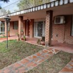 REF 06 CASA Y LOTE A 50MTS DE LA RUTA - FRENTE A PLAZA PRINCIPAL - VILLA PARQUE SÍQUIMAN U$S 120.000