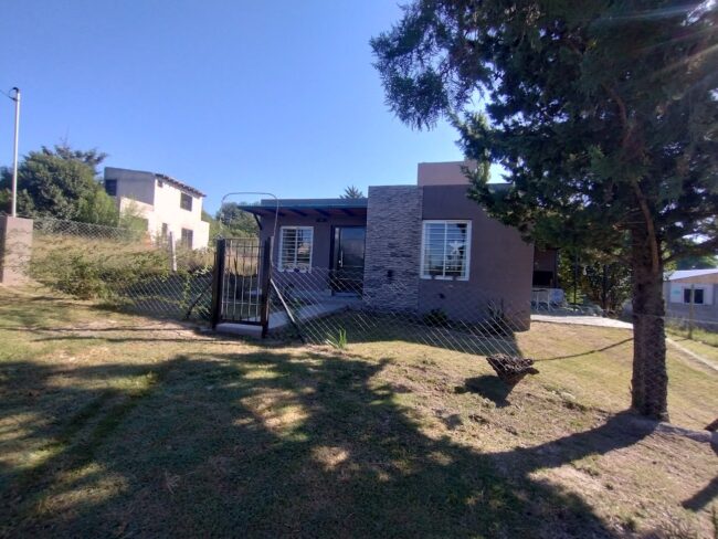 REF 09 CASA EN VILLA PARQUE SÍQUIMAN - U$S85.000