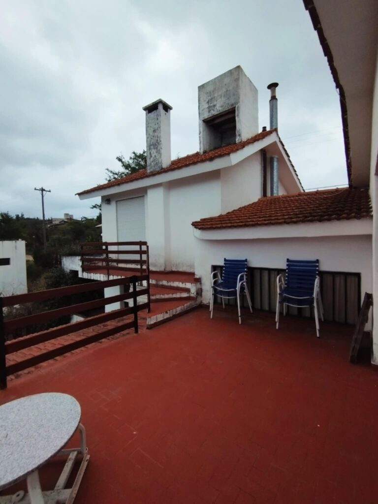 f7084769 fbfc 4b56 bede 117045882082