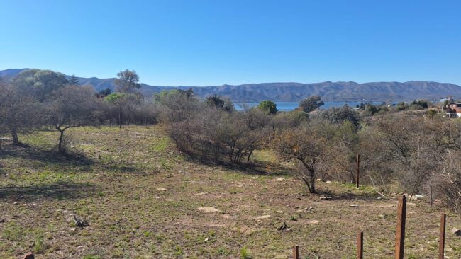 REF 063 EXCELENTE LOTE CON VISTA AL LAGO EN VILLA PARQUE SÍQUIMAN U$S30.000 REF 063 EXCELENTE LOTE CON VISTA AL LAGO EN VILLA PARQUE SÍQUIMAN U$S30.000