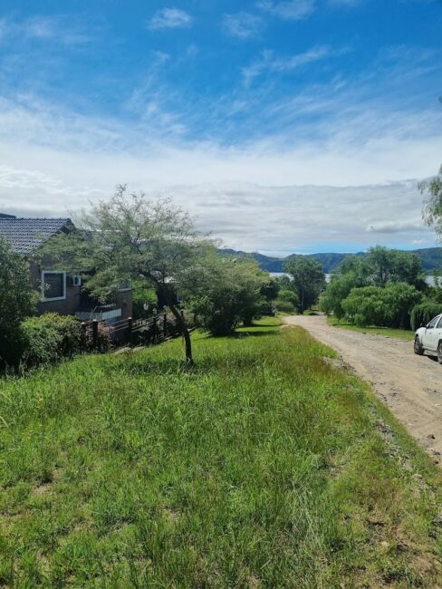 REF 099 CASA A REFACCIONAR EN B° LAGO AZUL- B° PRIVADO U$S 70.000 REF 099 CASA A REFACCIONAR EN B° LAGO AZUL- B° PRIVADO U$S 70.000