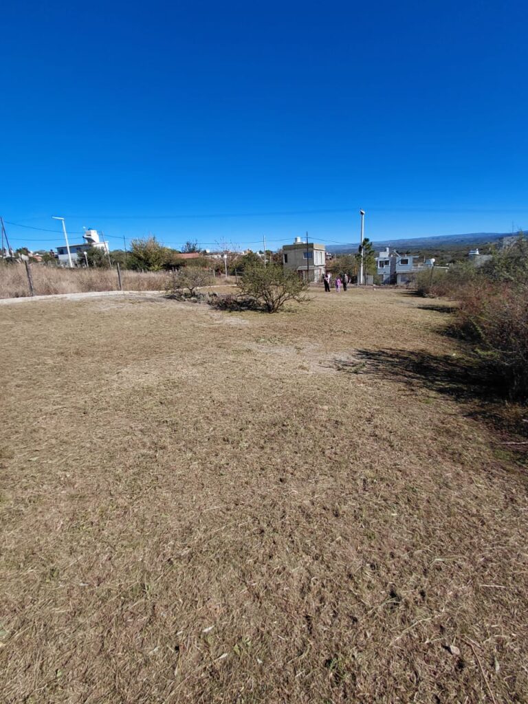 REF 108 LOTE EN VENTA SOBRE LOS GORRIONES EN VILLA PARQUE SIQUIMAN U$S 14.000 05502862 734b 4209 b74d c21f4eb86cfb