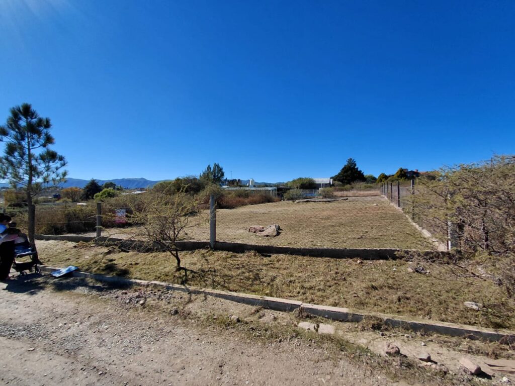 REF 108 LOTE EN VENTA SOBRE LOS GORRIONES EN VILLA PARQUE SIQUIMAN U$S 14.000 8d7f20a4 f154 49c0 a630 7540301d6421