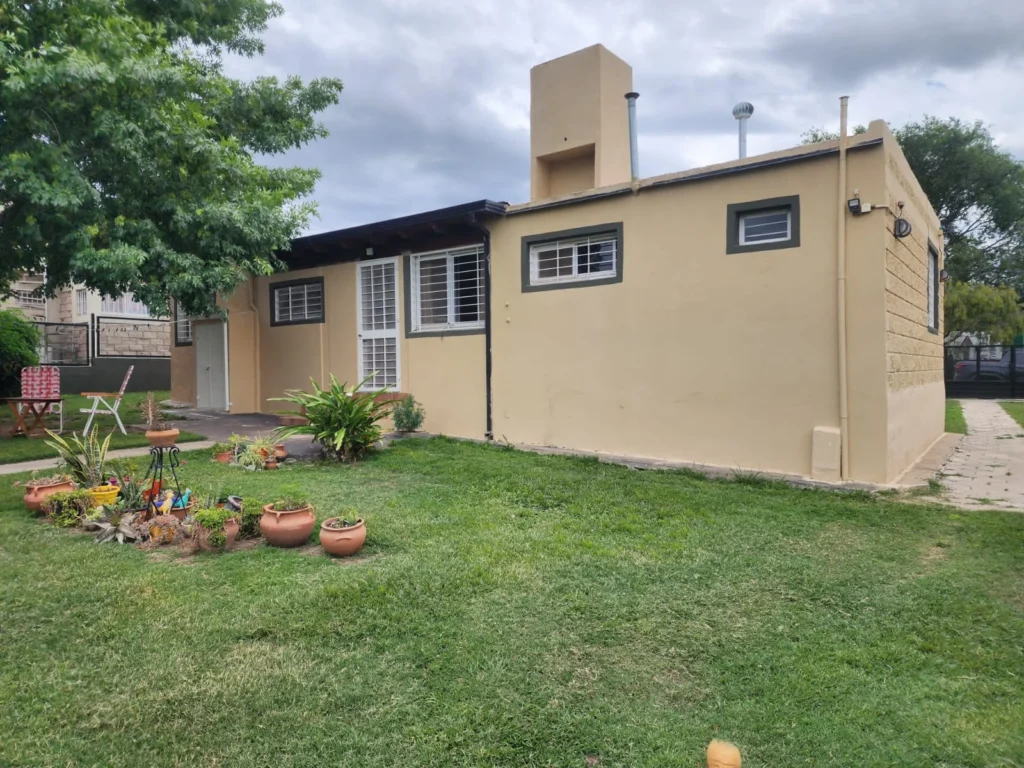 REF 105 CASA EN CALLE ROSARIO, A 50MTS DE RUTA 38, SIQUIMAN U$S127.600 whatsapp image 2025 11 19 at 17.20.54 2 copia