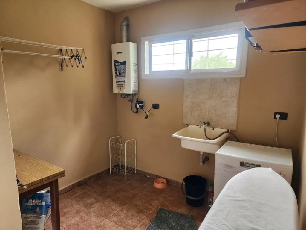 REF 105 CASA EN CALLE ROSARIO, A 50MTS DE RUTA 38, SIQUIMAN U$S127.600 whatsapp image 2025 11 19 at 17.21.17 3 copia