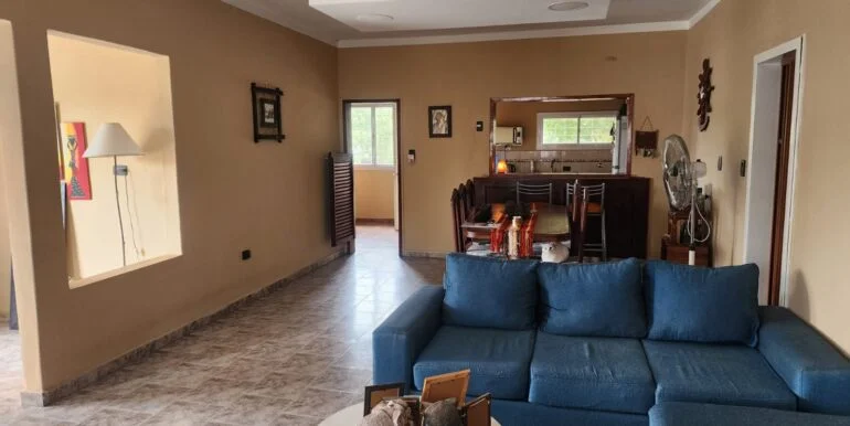 REF 105 CASA EN CALLE ROSARIO, A 50MTS DE RUTA 38, SIQUIMAN U$S127.600 whatsapp image 2025 11 19 at 17.21.19 3 770x386 copia