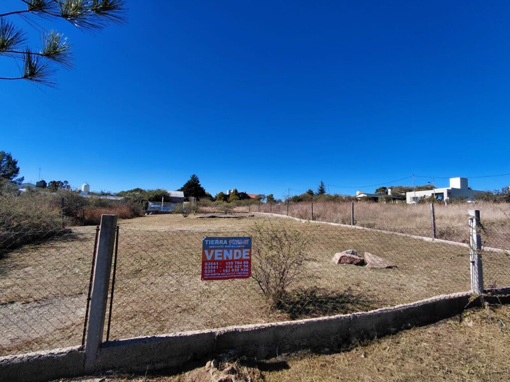 REF 108 LOTE EN VENTA SOBRE LOS GORRIONES EN VILLA PARQUE SIQUIMAN U$S 14.000 aefa708d 0075 4cbd 8d81 3cbb4111d23a