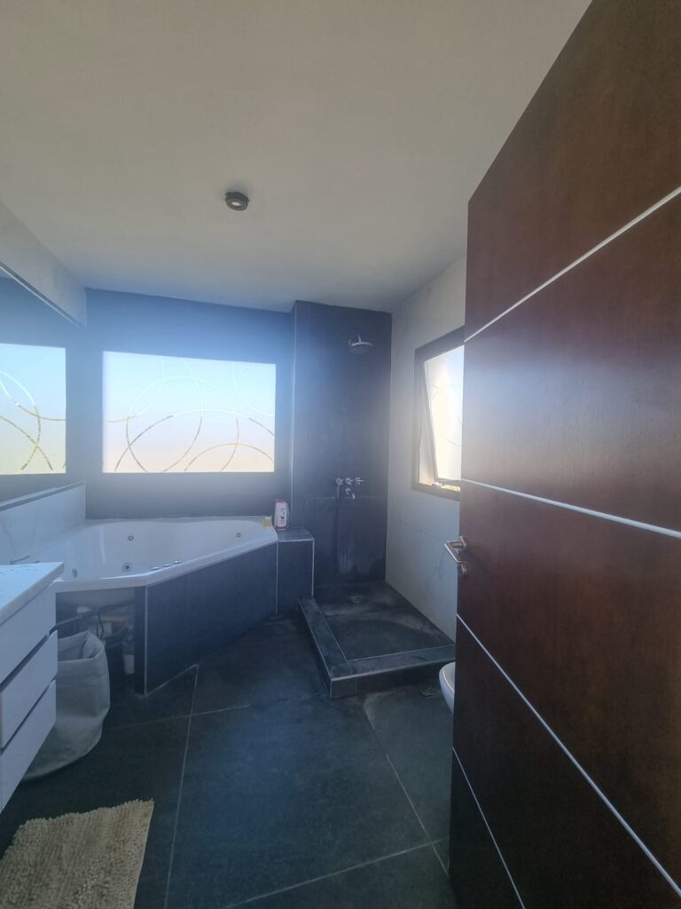 CASA EN ALQUILER B° PRIVADO LA ARBOLADA, COLECTORA CBA - VCP U$S2500 981bb850 ac10 4459 9203 1627de2abf90