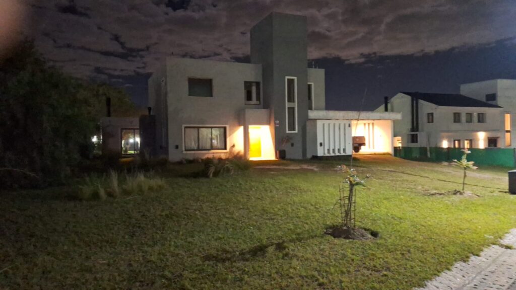 CASA EN ALQUILER B° PRIVADO LA ARBOLADA, COLECTORA CBA - VCP U$S2500 c51cf306 ba01 4a32 898d a35da27ed31c