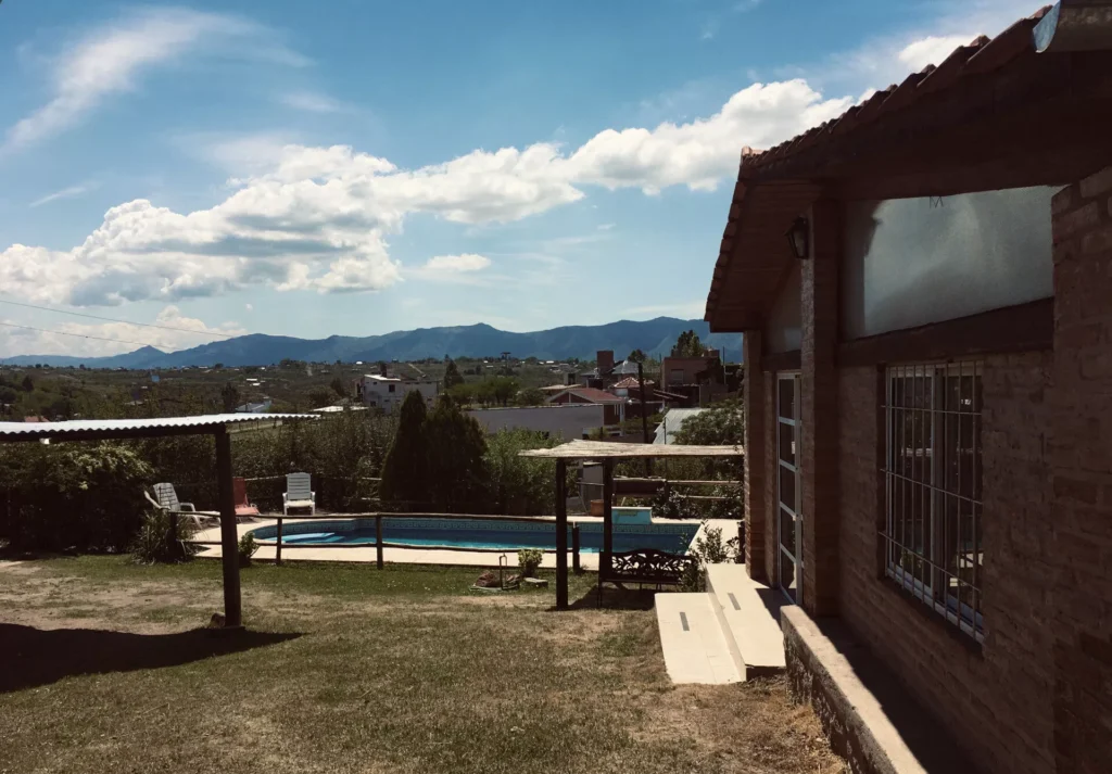 CABAÑA EN ALQUILER ANUAL EN BARRIO LAS MOJARRAS- SIQUIMAN xz74 cabana bs6w52sc