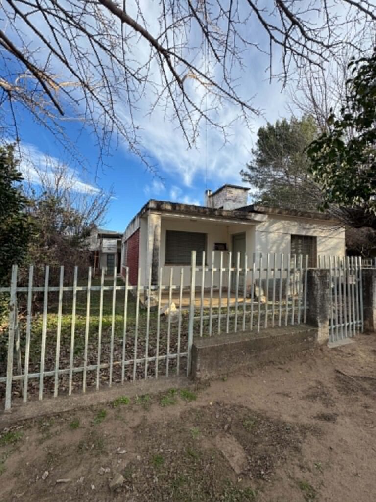 REF 117 CASA A RECICLAR EN CENTRO DE BIALET MASSÉ U$S50.000 4dea3a81 b5ca 4cf7 98af 31c4619c73de